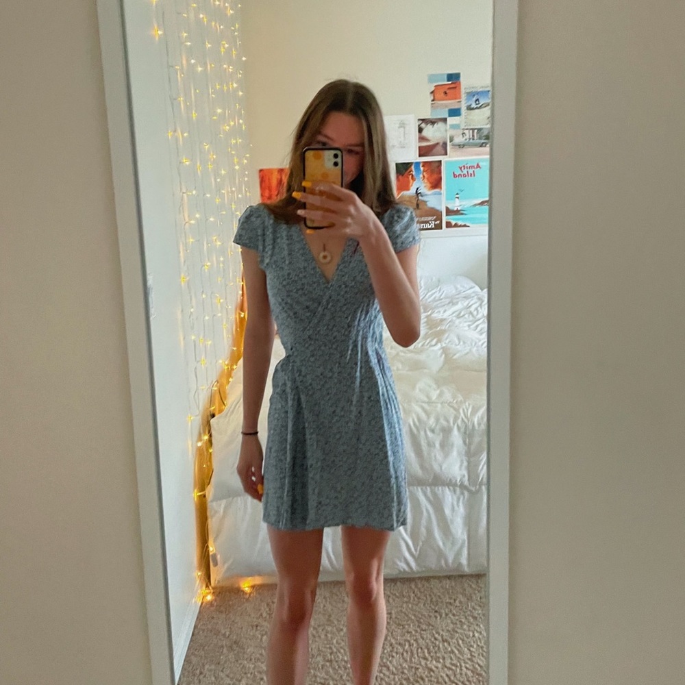 BRANDY MELVILLE BLUE FLORAL WRAP DRESS